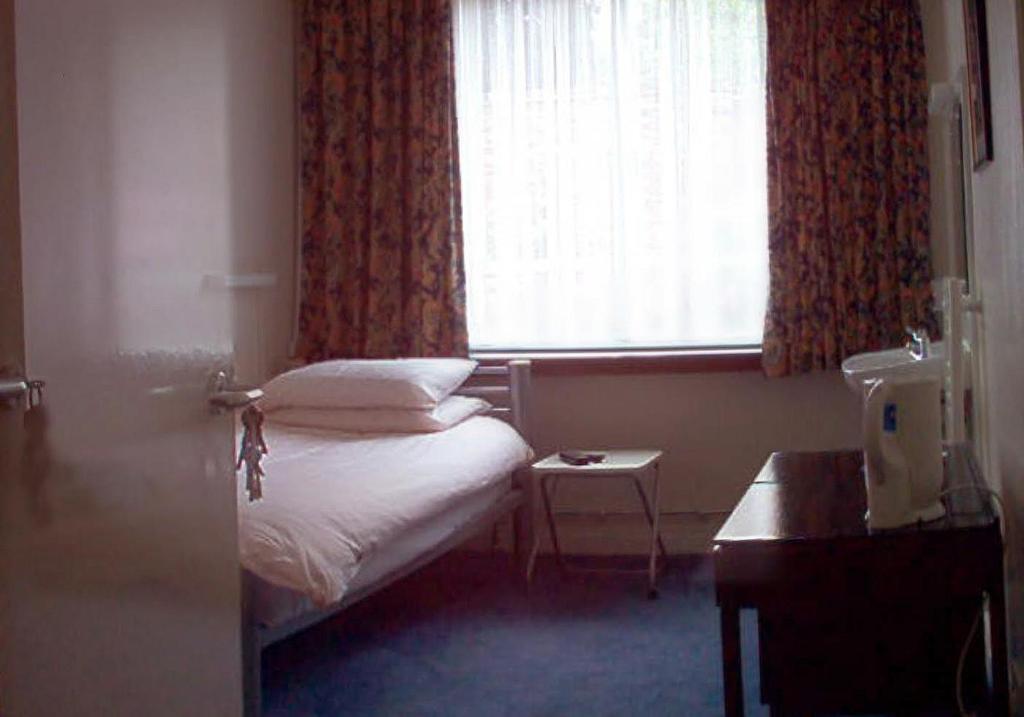 Tekels Park Guest House Camberley Habitación foto